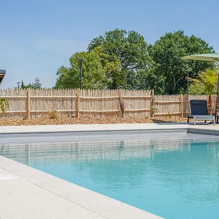 N°34, Piscine Commune, 1