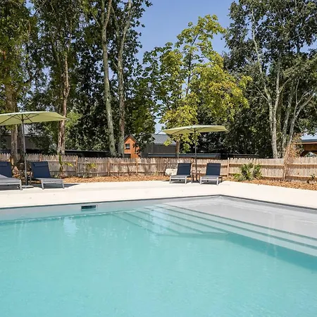 N°34, Piscine Commune, 1 *