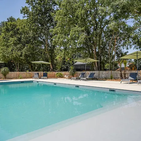N°34, Piscine Commune, 1 Nesmy