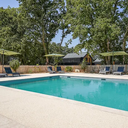 N°34, Piscine Commune, 1 * Nesmy